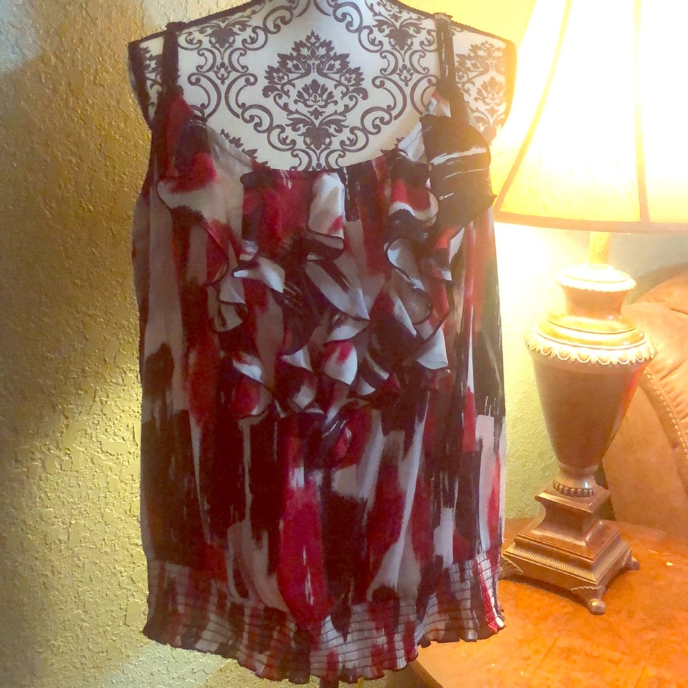 Spaghetti strap summer shirt with elastic bottom